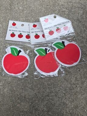 Red Apple Mini Accents Pack